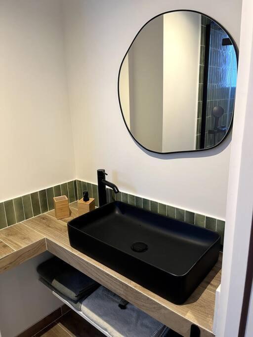 Appartement Bright 1 Bed In The Heart Of Hip Paris, Montorgueil Parijs