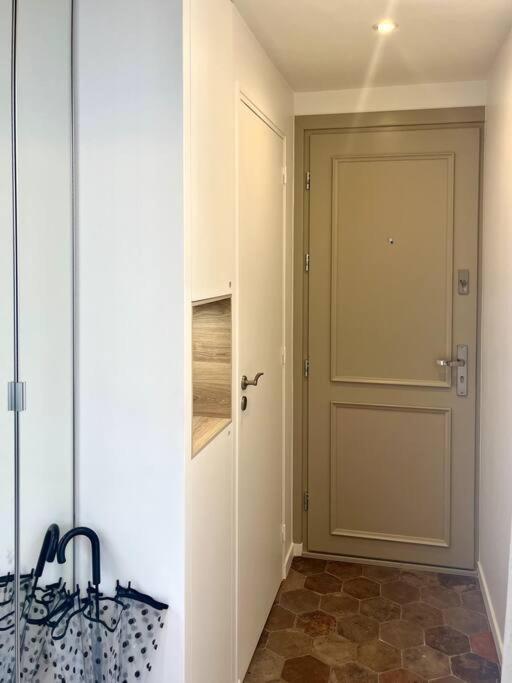 Bright 1 Bed In The Heart Of Hip Paris, Montorgueil Parijs